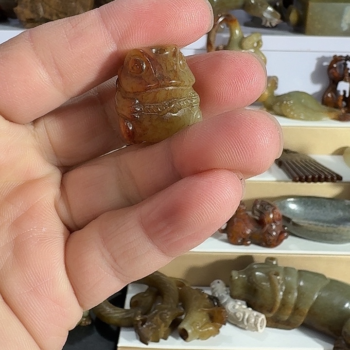 泰***缘和田玉（糖玉）未镶嵌挂件