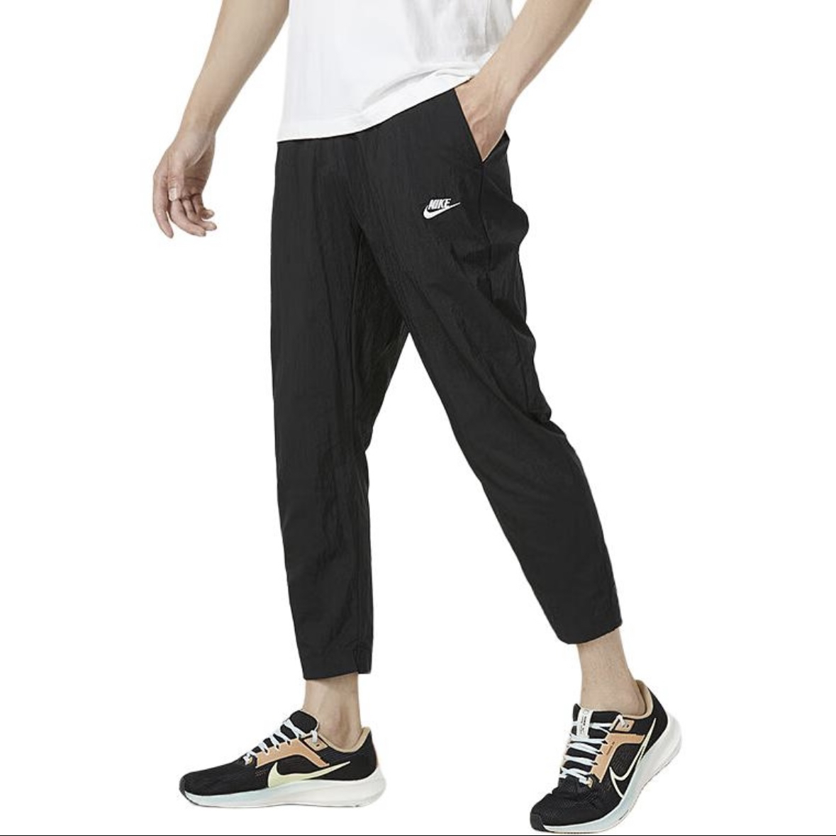 Nike/耐克 男梭织速干运动简约轻便休闲透气收口宽松长裤FB7407