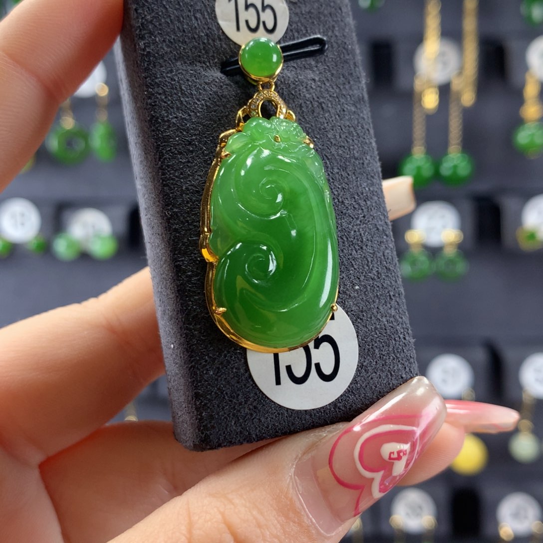 和田玉吊坠18K金镶嵌不****晚