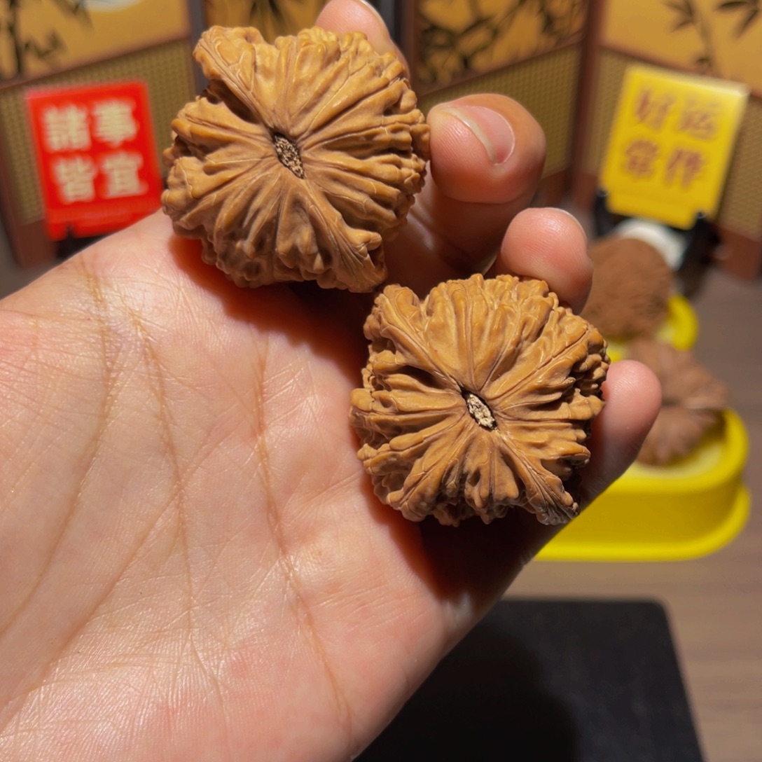 木***源桃核把件43全品磨盘