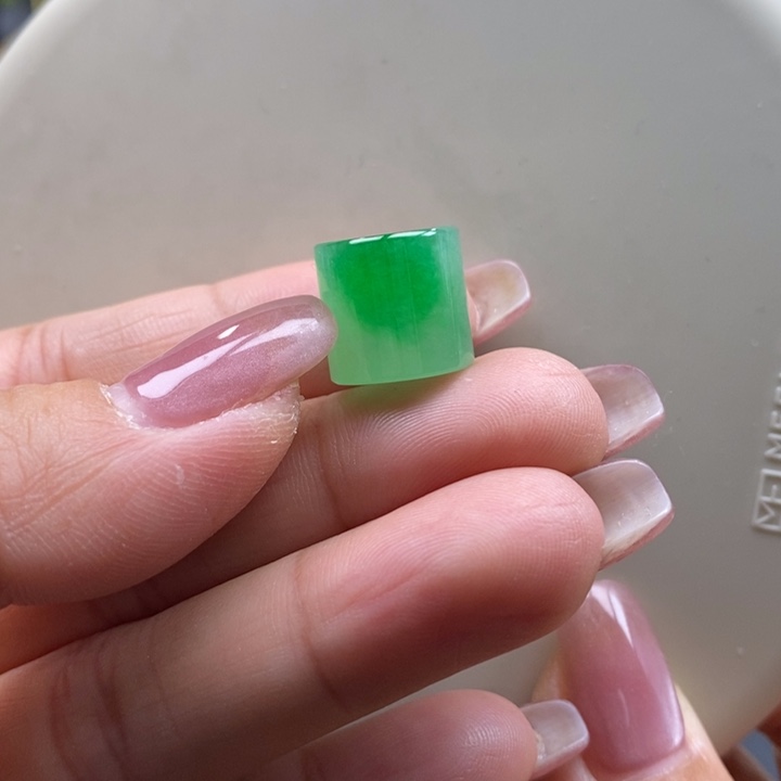 翡翠吊坠(不含链)未镶嵌翡翠冰阳绿桶珠