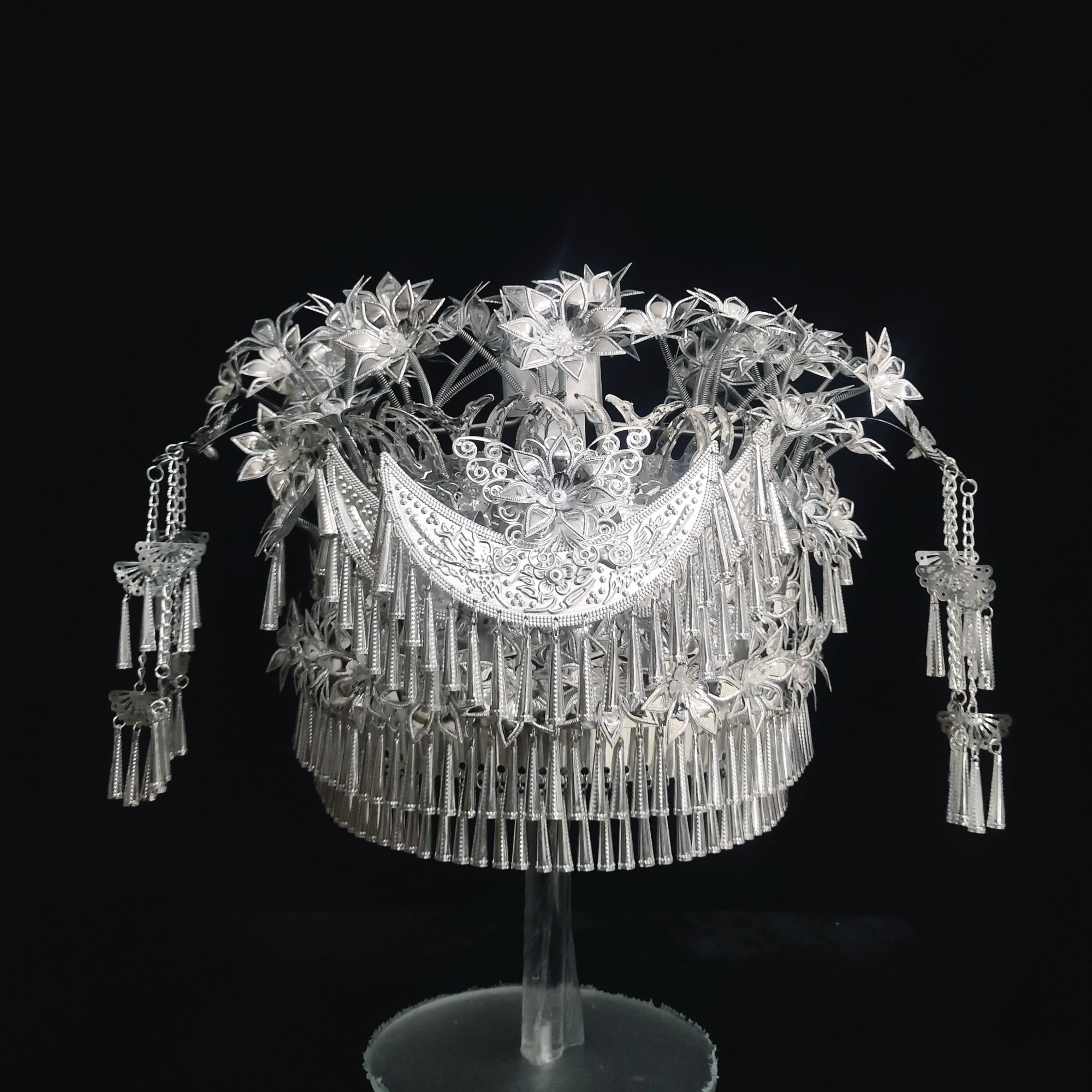 新款减龄月亮苗族帽子广西云南贵州湖南通用款不氧化不变色拍照