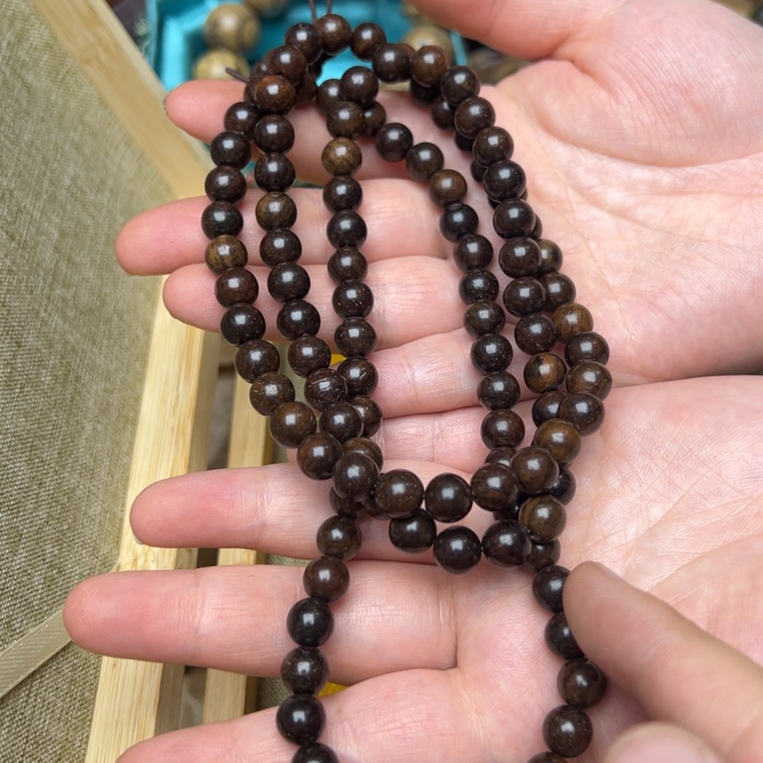 大叶紫檀（黑酸枝木类）