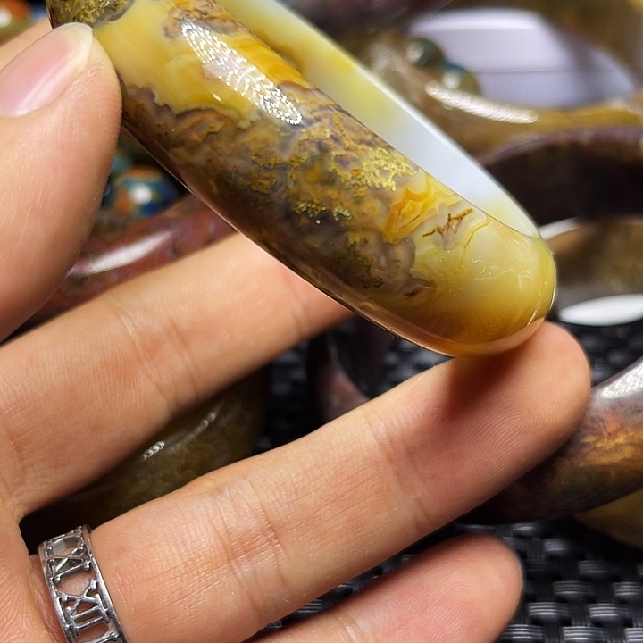 羊***眯玛瑙/玉髓颈饰未镶嵌