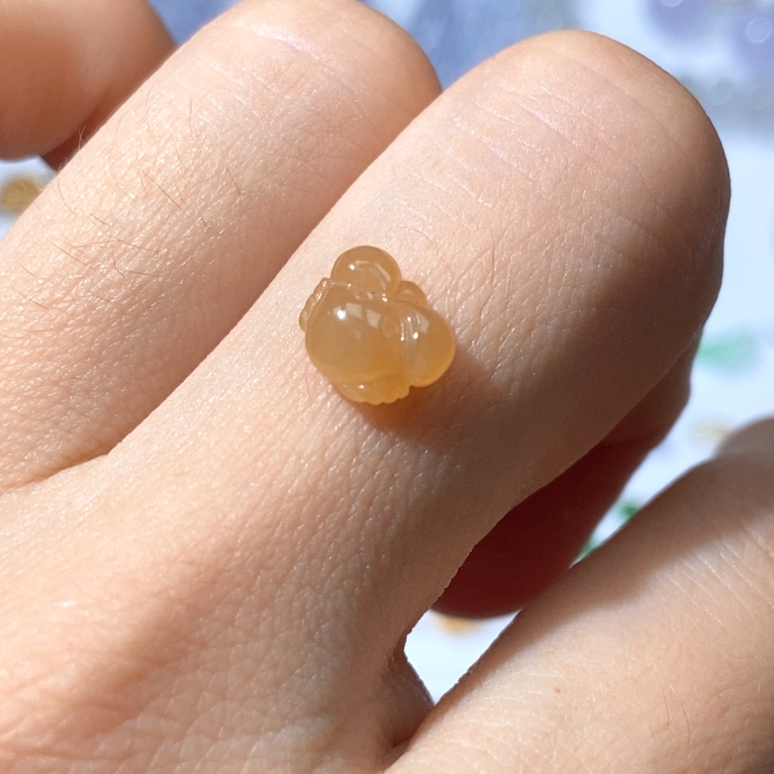 定制翡翠未镶嵌翡翠6.8×8×3.9