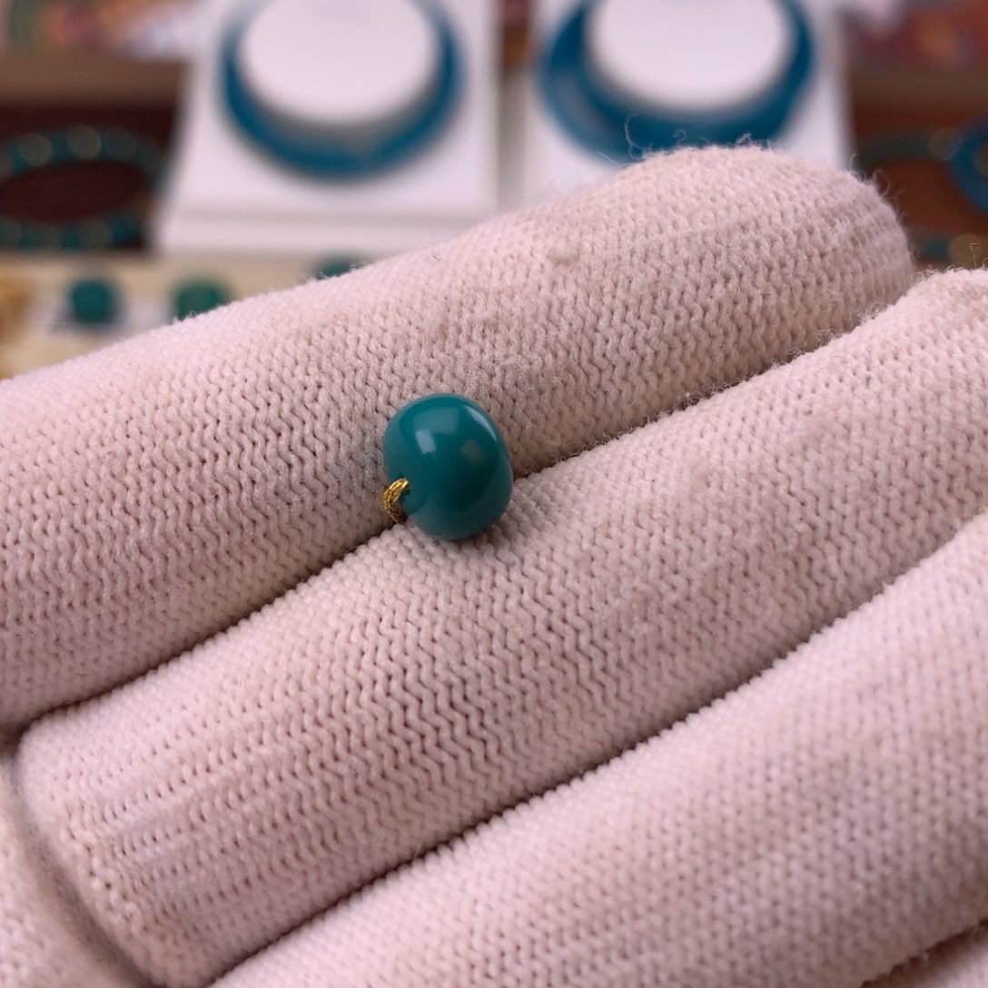 绿松石配饰未镶嵌