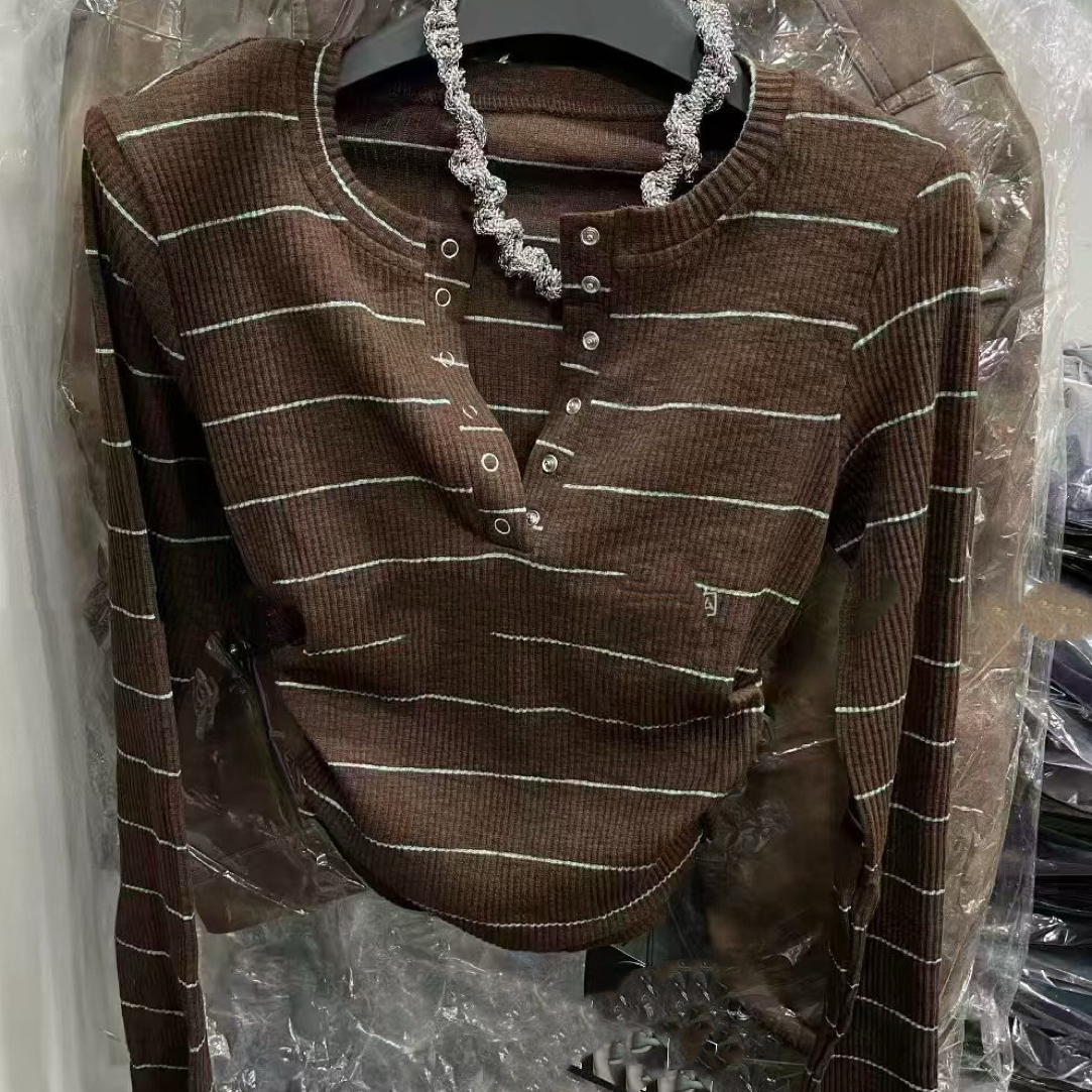 洁哥 新品韩系V领纽扣条纹显瘦上衣