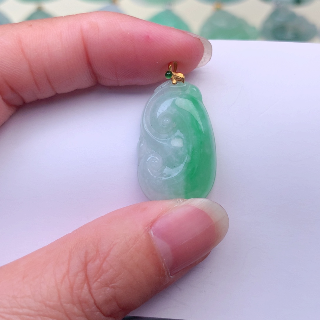 翡翠吊坠(不含链)18K金镶嵌
