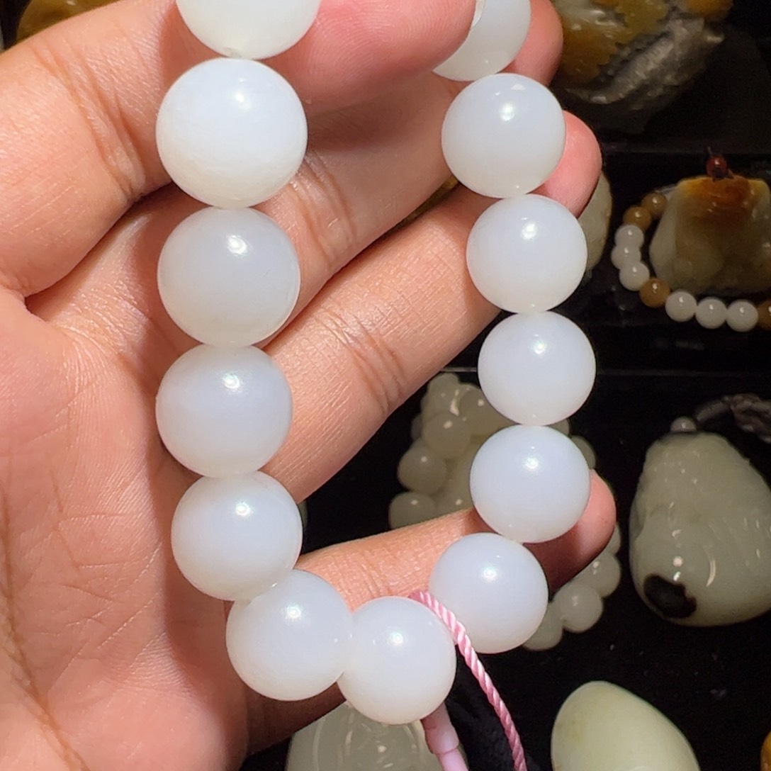 和田玉颈饰未镶嵌柳*刀