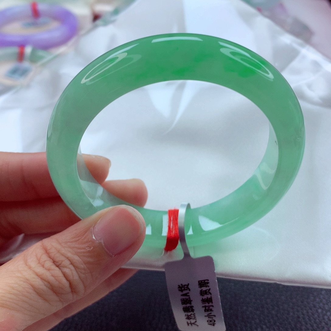 翡翠手镯未镶嵌52.5甜阳绿A