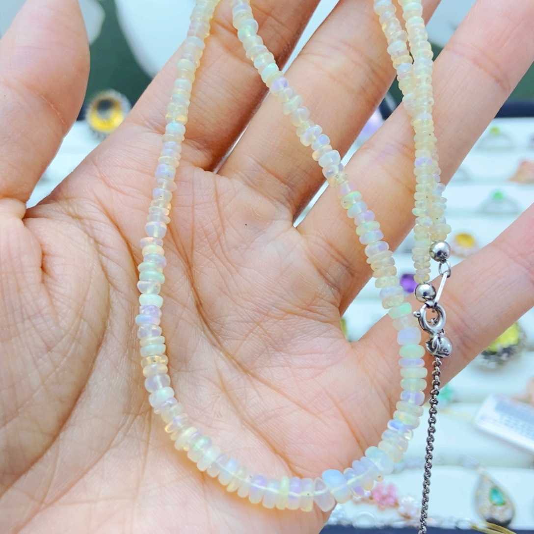 银S925镶嵌欧泊颈饰