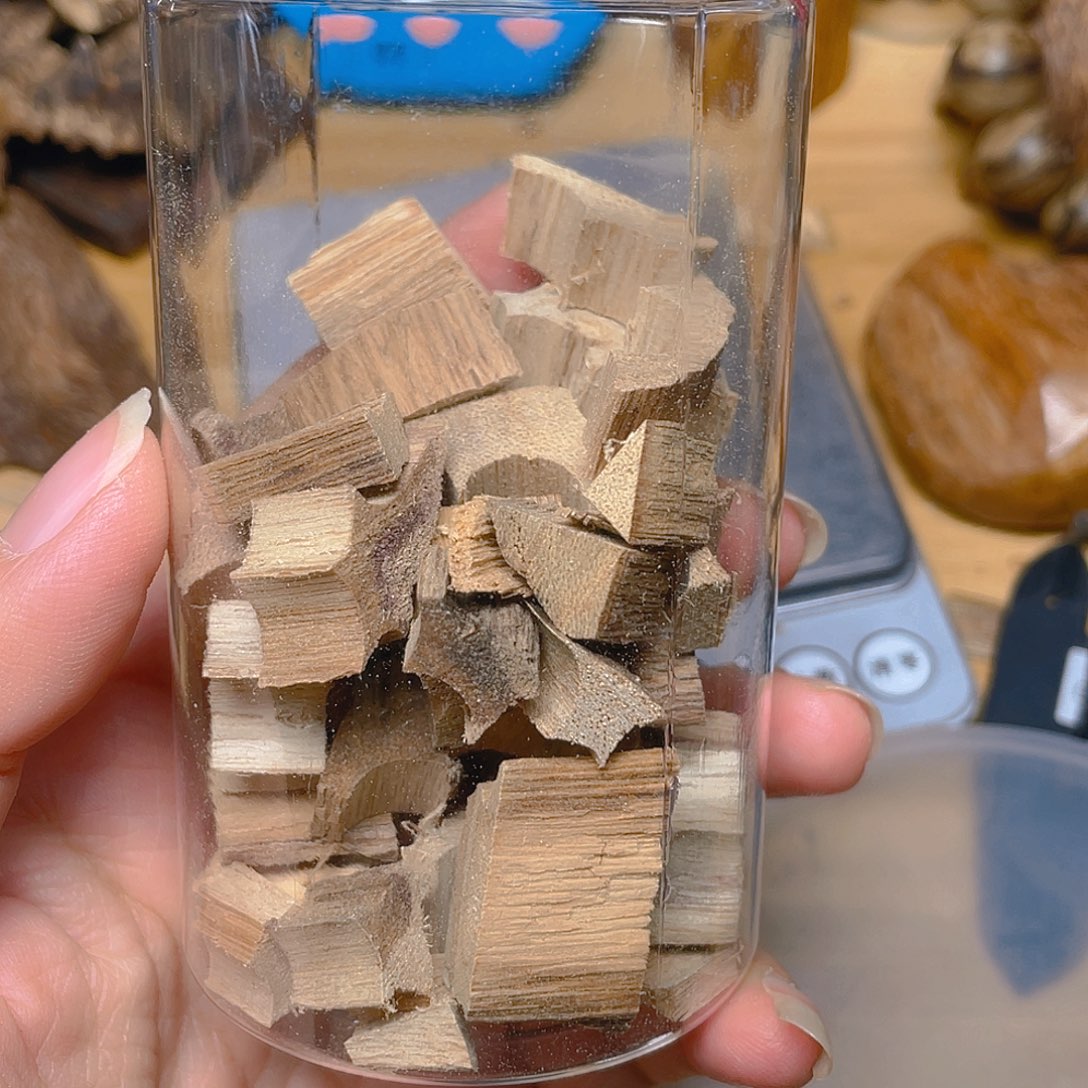 木***君沉香马尼涝碎料20克