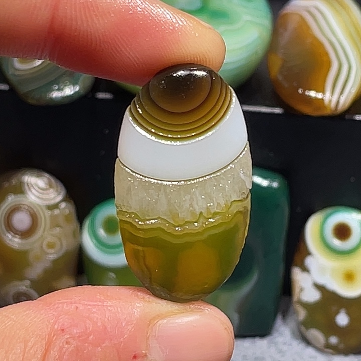 玛瑙/玉髓未镶嵌珠宝奇石