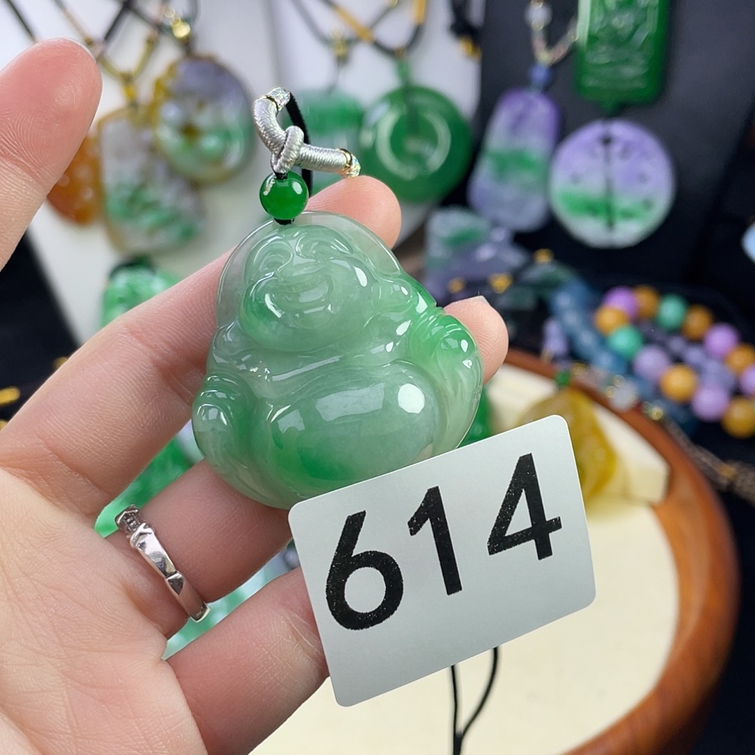 翡翠未镶嵌吊坠(赠链)