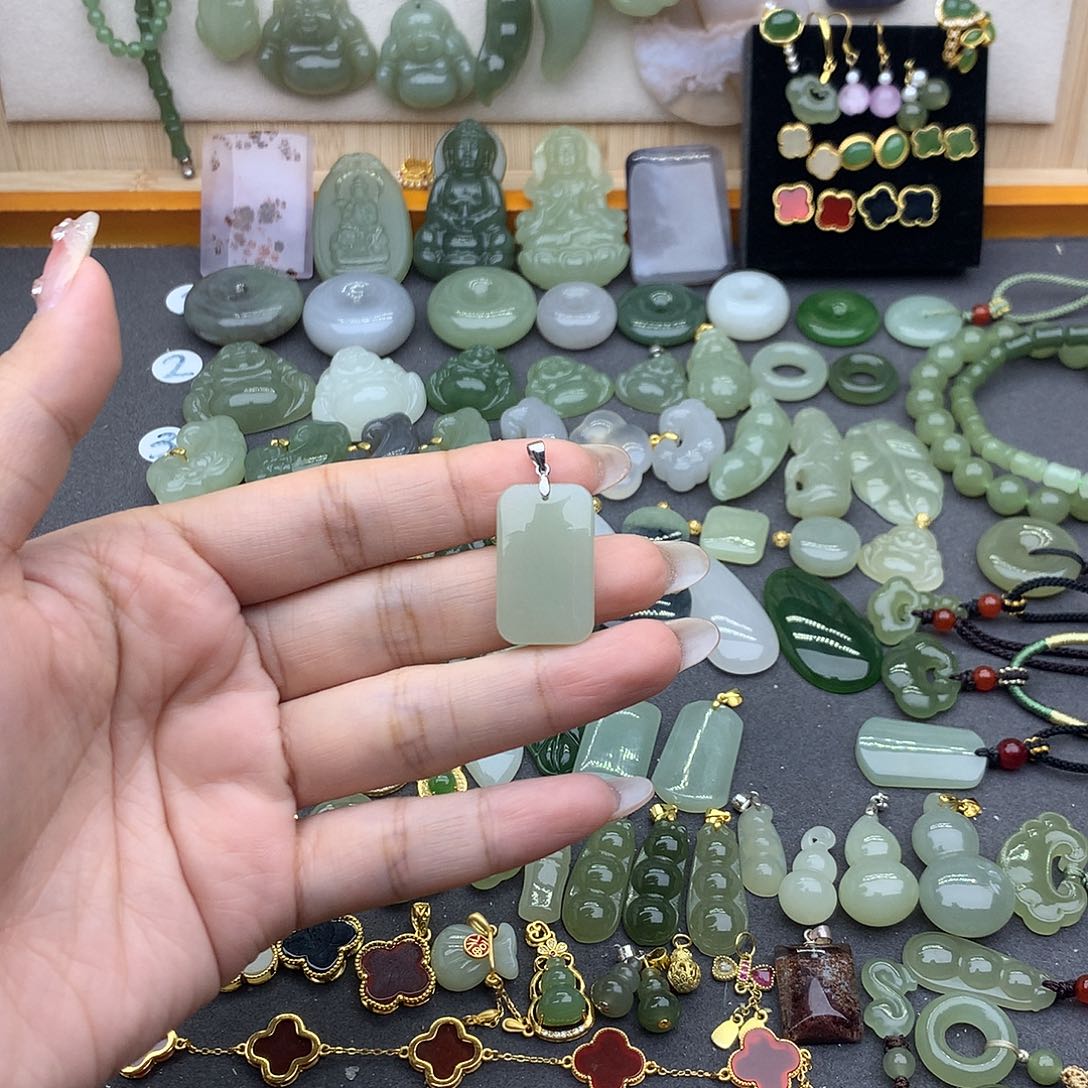 和田玉吊坠(不含链)未镶嵌