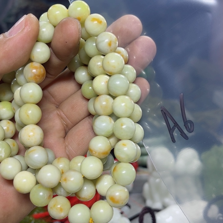 蛇纹石玉手串未镶嵌风**雅