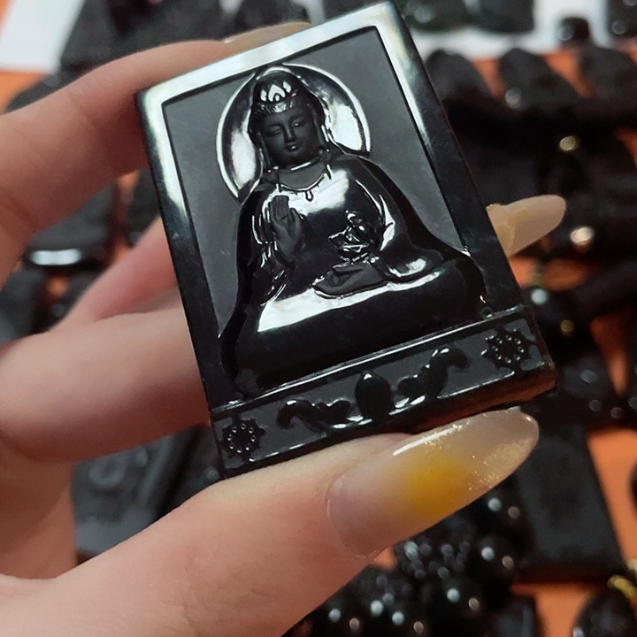 翡翠颈饰未镶嵌欢**到