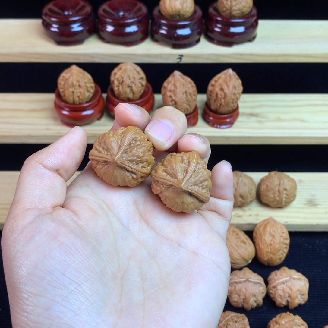 吊坠文玩核桃鬼脸三棱