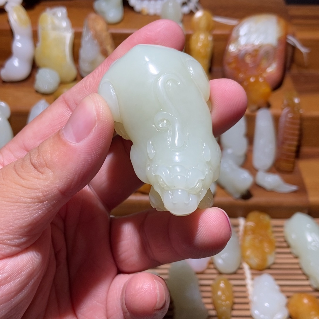 养***业和田玉未镶嵌颈饰