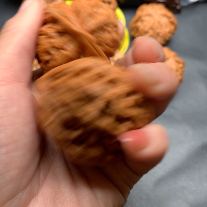 文玩核桃吊坠红锦鲤