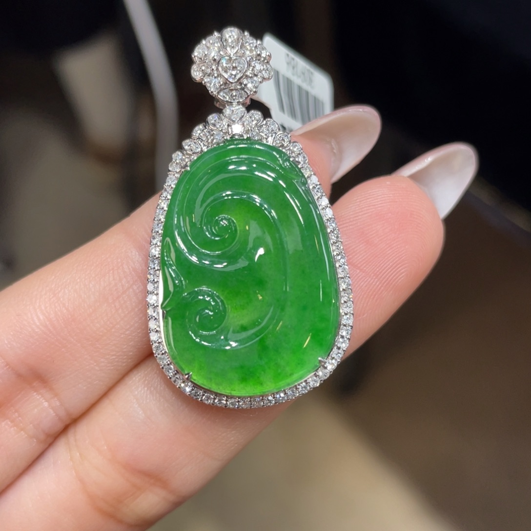 翡翠颈饰18K金镶嵌天然缅甸翡翠a货