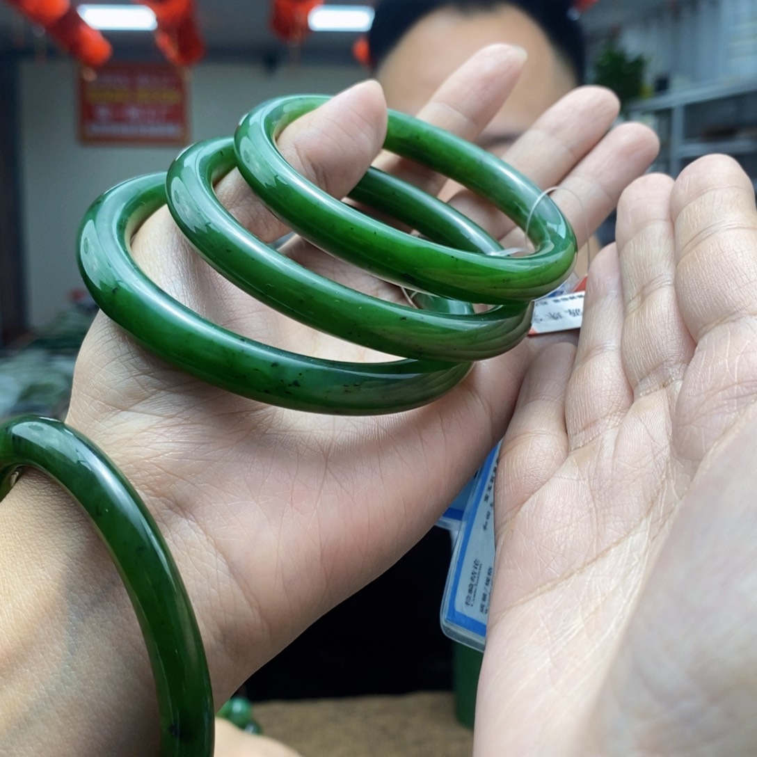 和田玉手镯未镶嵌多样性发货 拍一发一