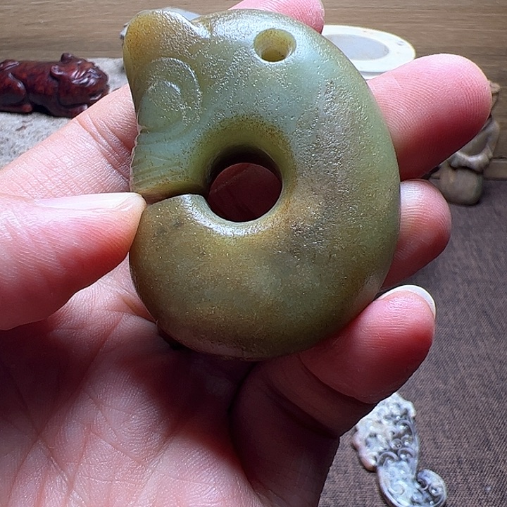 颈饰未镶嵌和田玉（糖玉）V***冯