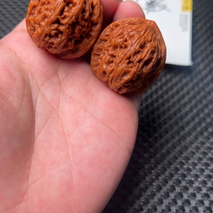 文玩核桃把件水龙纹36