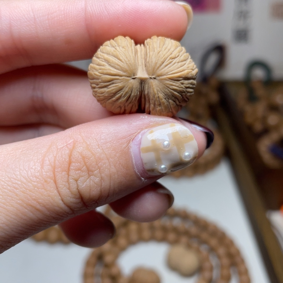 吊坠猴头核桃18*24连体