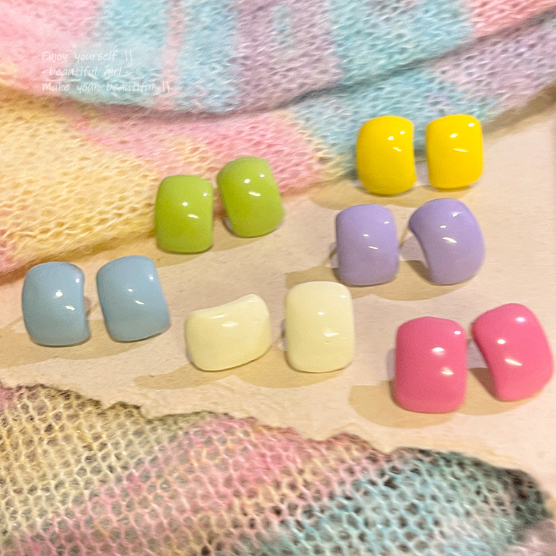 铜合金耳饰 糖果色小清新多巴胺彩色小豆豆耳钉女甜美可爱C形耳饰