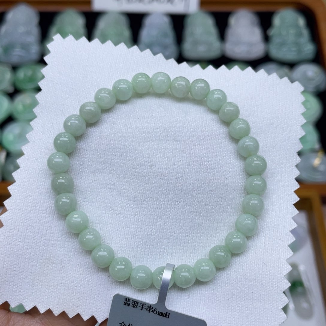 颈饰未镶嵌翡翠手串