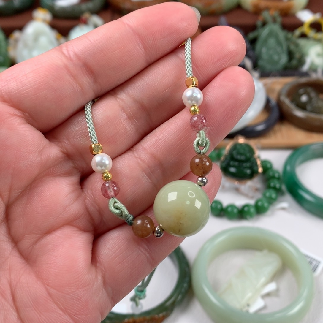 和田玉颈饰未镶嵌