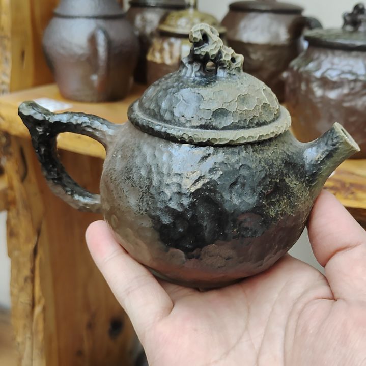 坭兴陶纯柴烧全手工太湖石锤纹壶微瑕