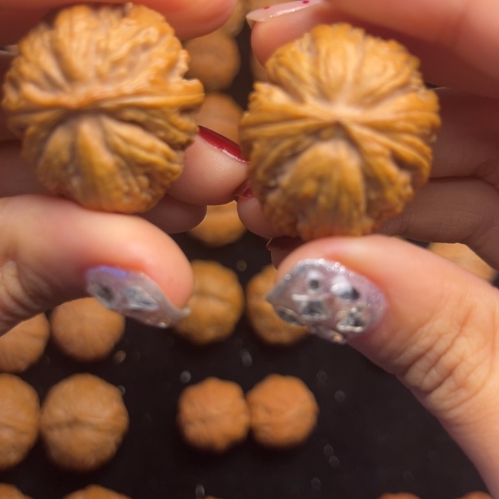人***见文玩核桃吊坠核桃