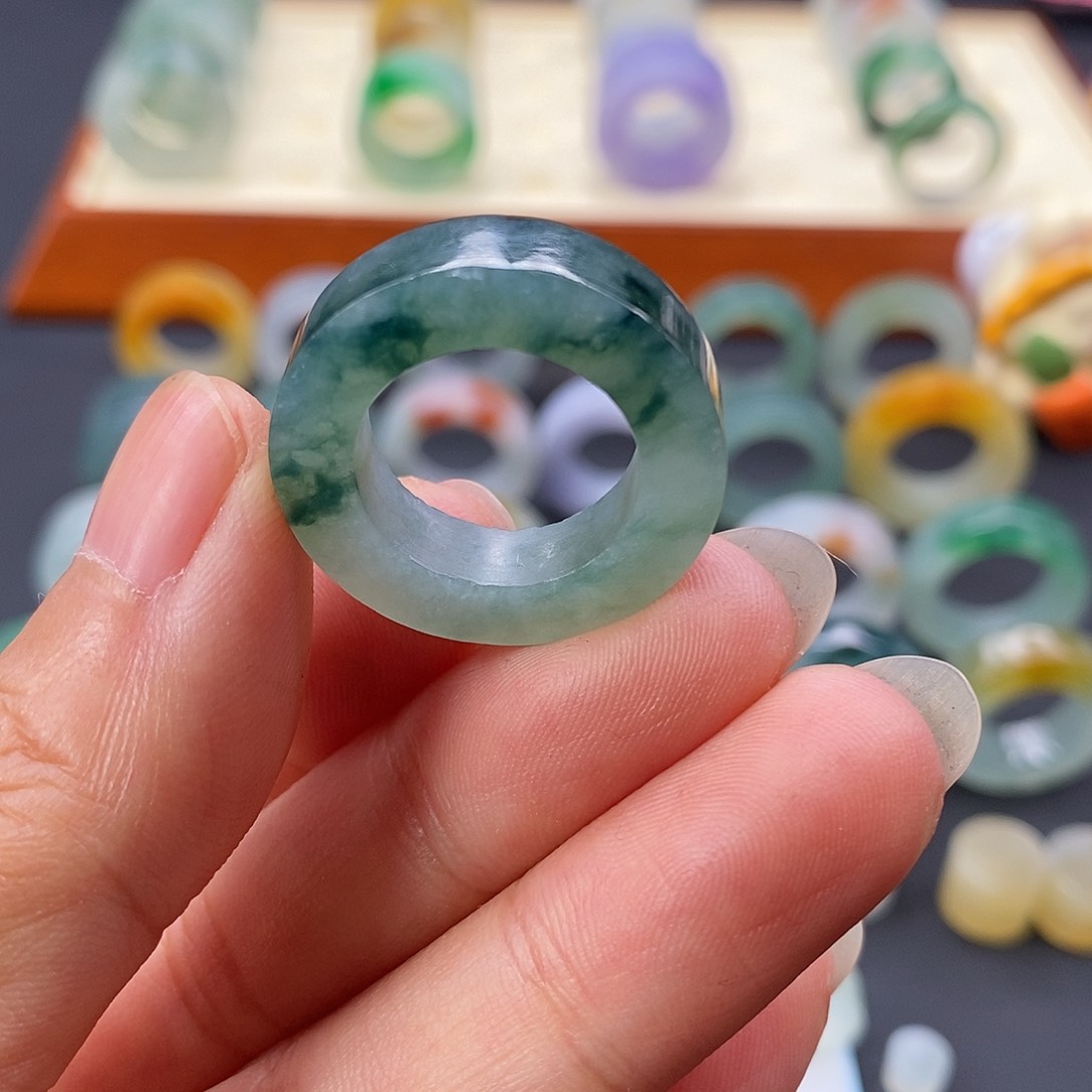 定制翡翠未镶嵌翡翠