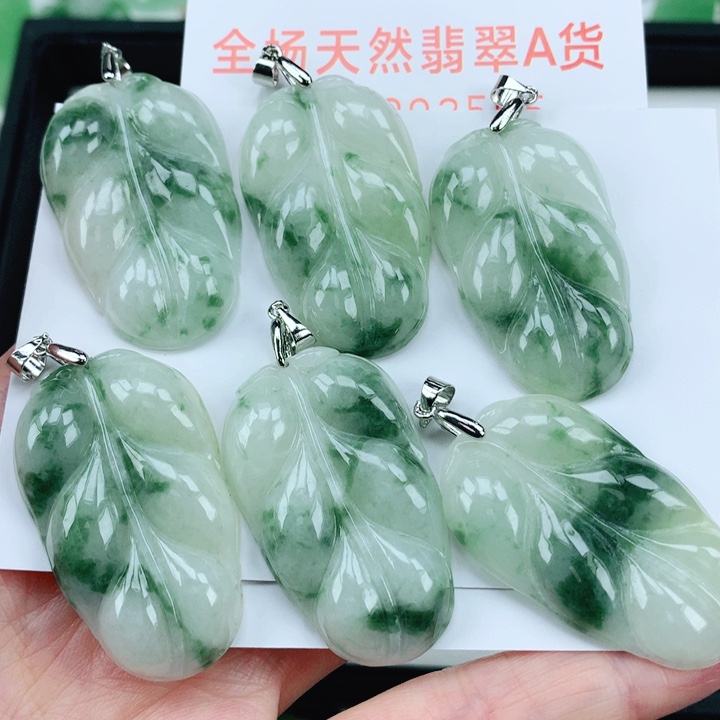 翡翠挂件未镶嵌多样性发其1