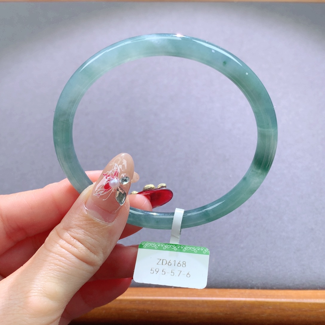 翡翠手镯未镶嵌天然翡翠手镯