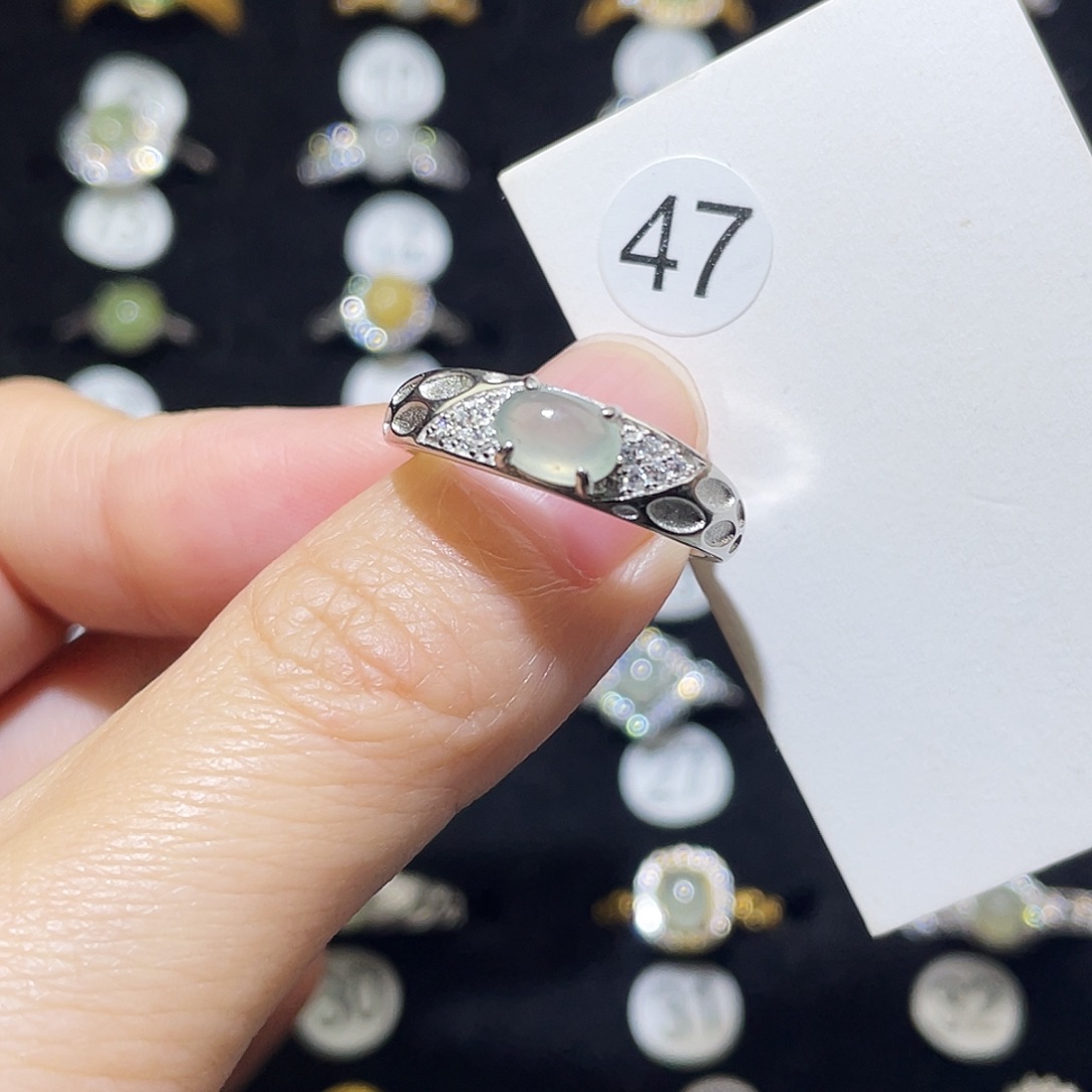 翡翠未镶嵌戒指戒指