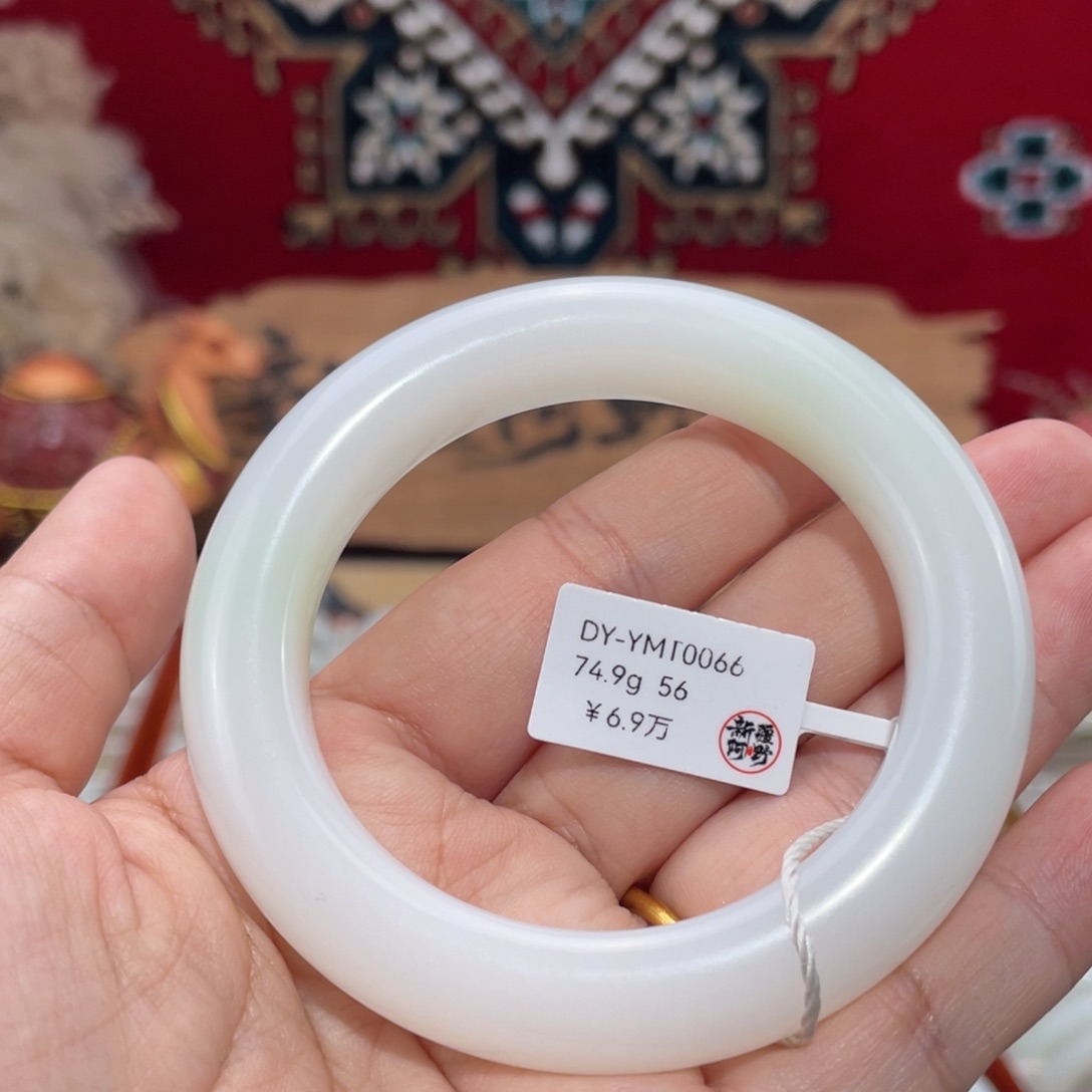 未镶嵌手镯和田玉柔光羊脂白玉带翠厚装56#天然和田玉手镯