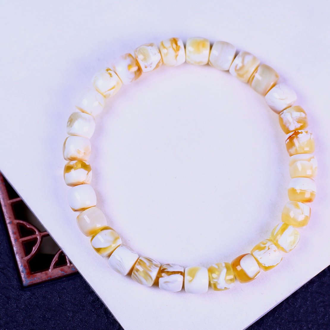 7.2*6.2mm俄料直切手串，难得的彩蜡，色彩丰富，7克