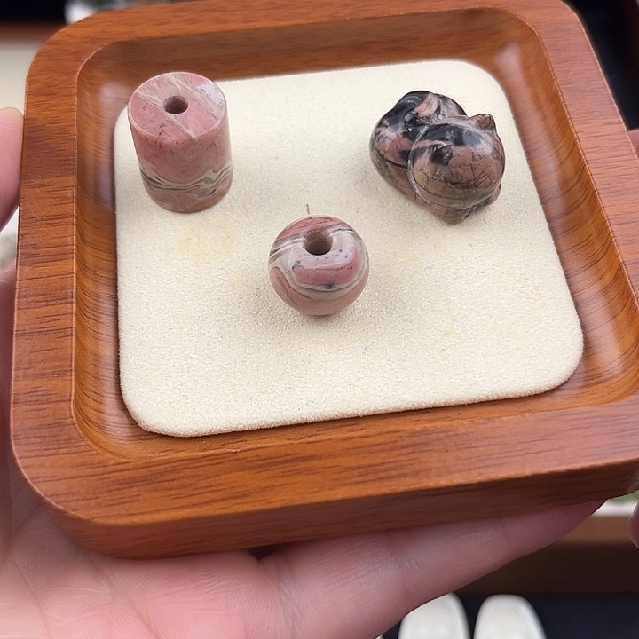 石英质玉未镶嵌颈饰