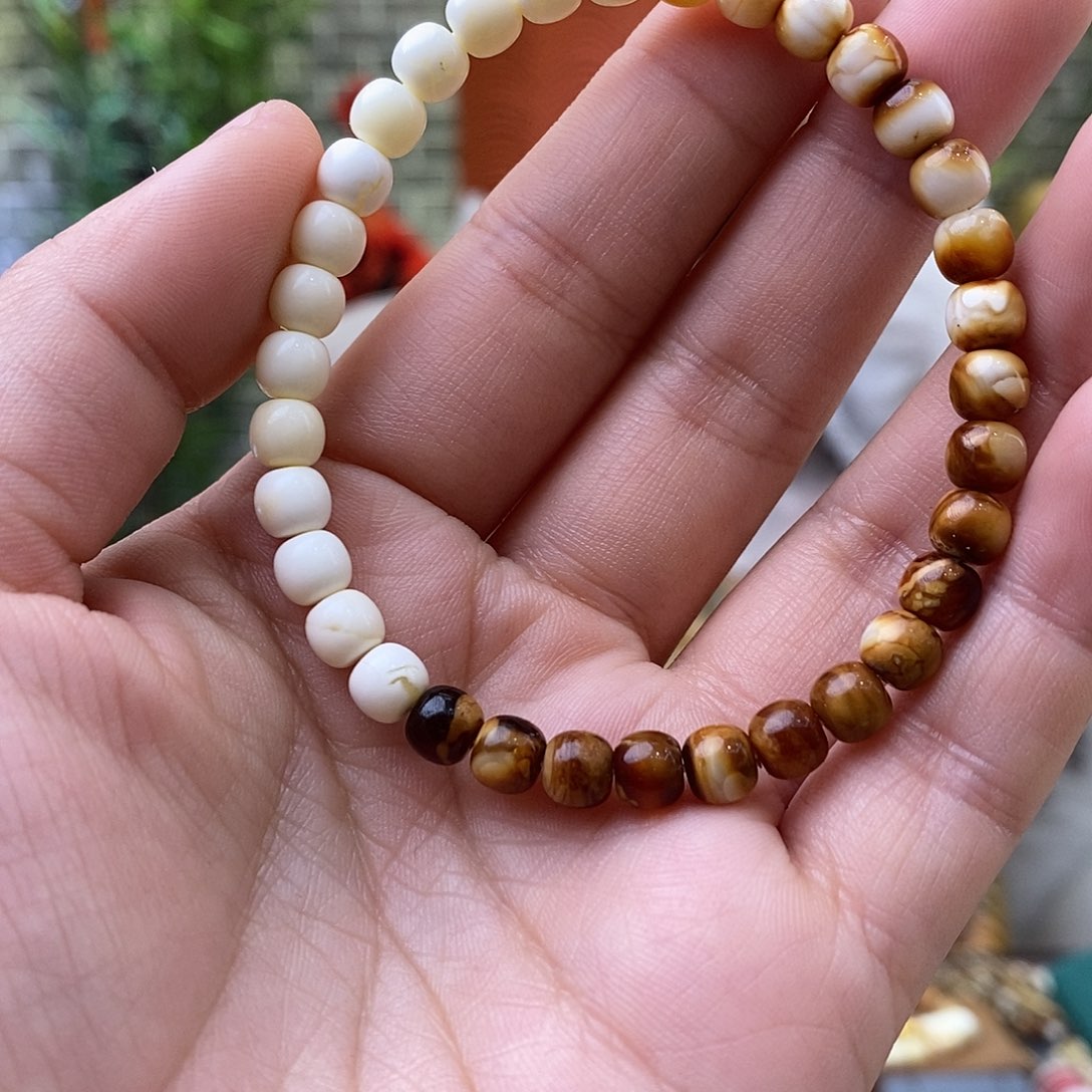 琥珀裸石未镶嵌蜜蜡手串
