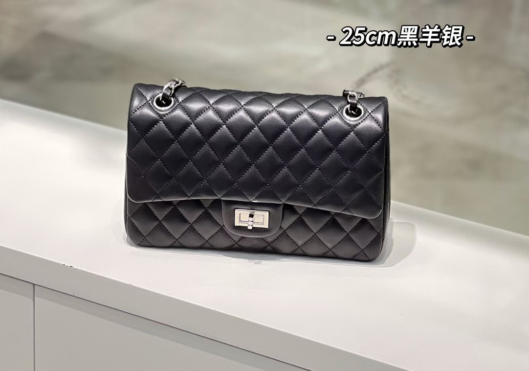 轻奢风防刮锁扣小香风刺绣斜挎包绵羊皮时尚黑色大号胖子经典单肩