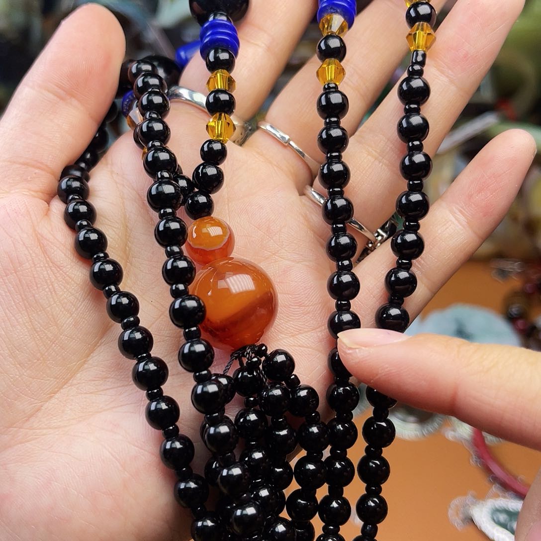 和田玉（糖玉）颈饰未镶嵌