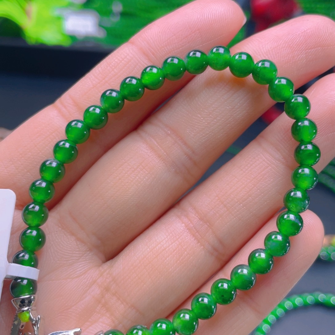 翡翠颈饰未镶嵌，1