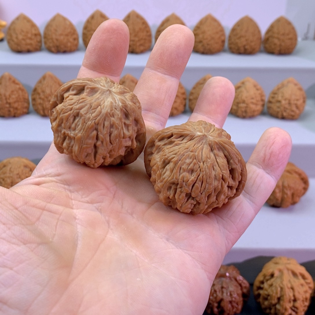 文玩核桃把件42+全品山地正磨