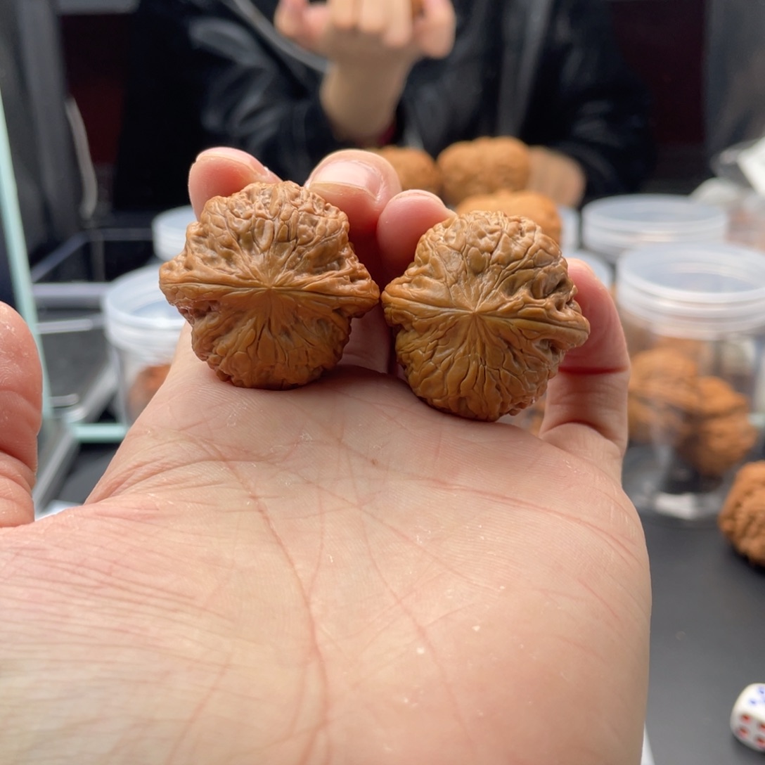 叶***壹文玩核桃吊坠铁锤