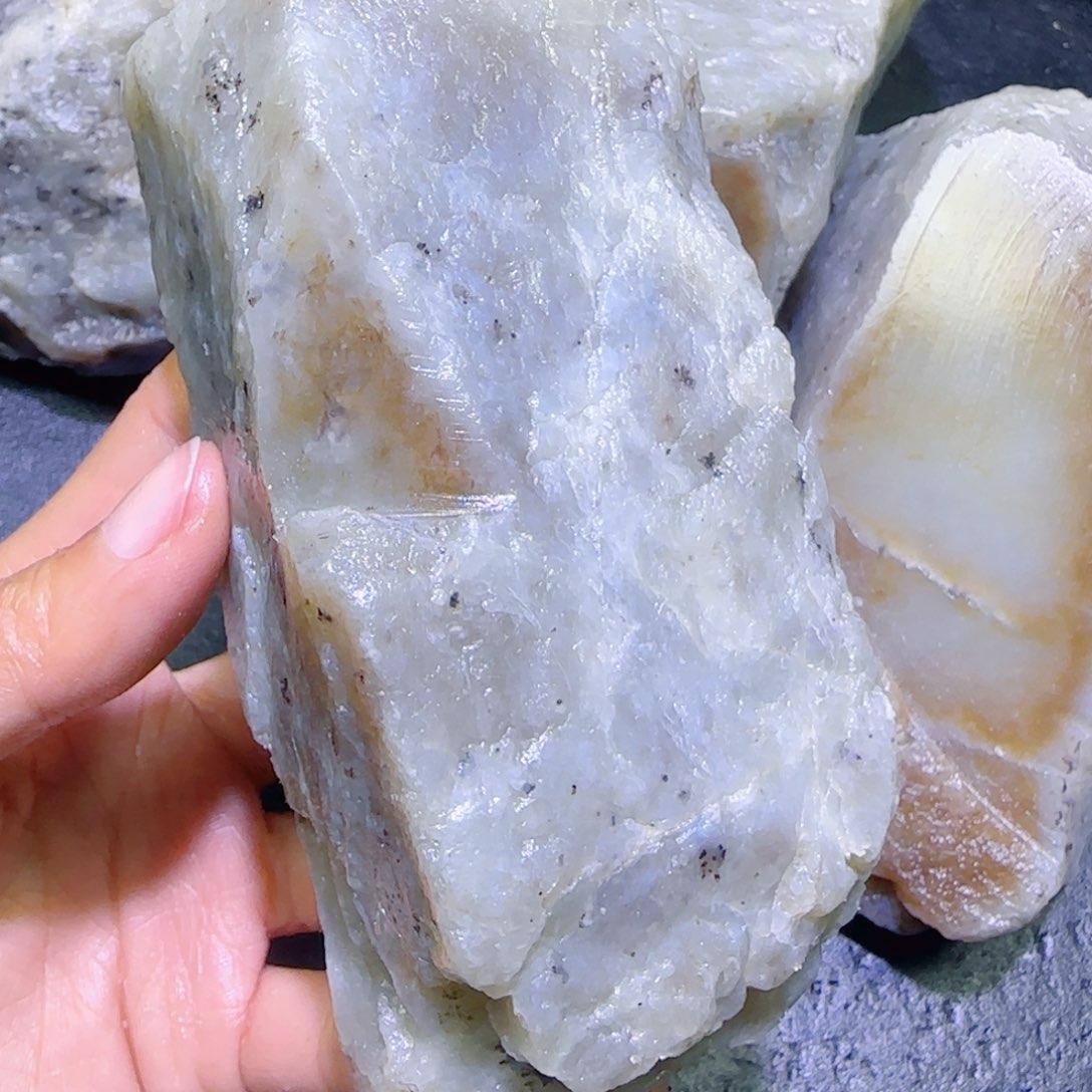 和田玉未镶嵌珠宝半成品