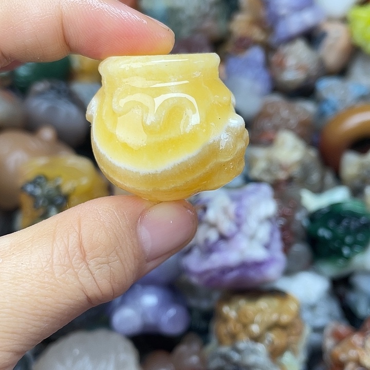 石英岩玉未镶嵌蜜罐