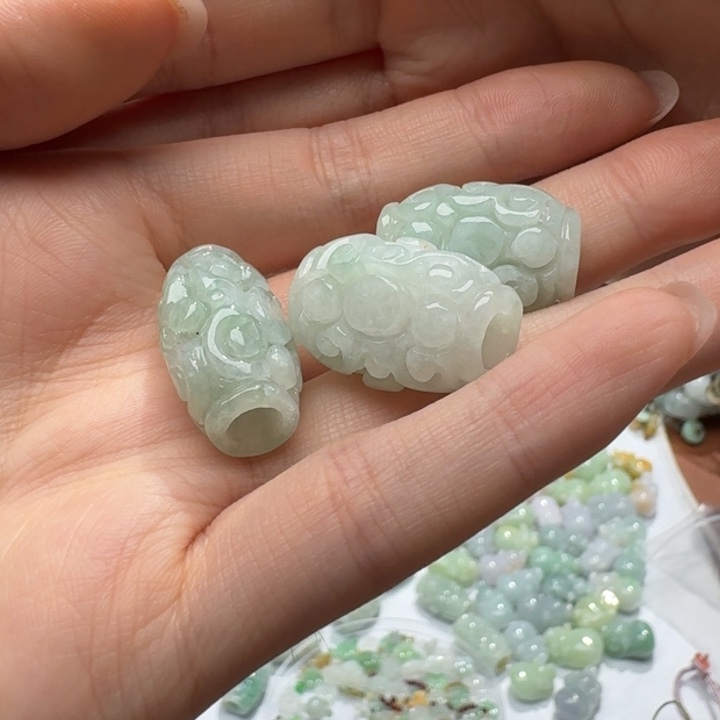 未镶嵌挂件翡翠梦**由